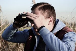 1.How to choose long range binoculars