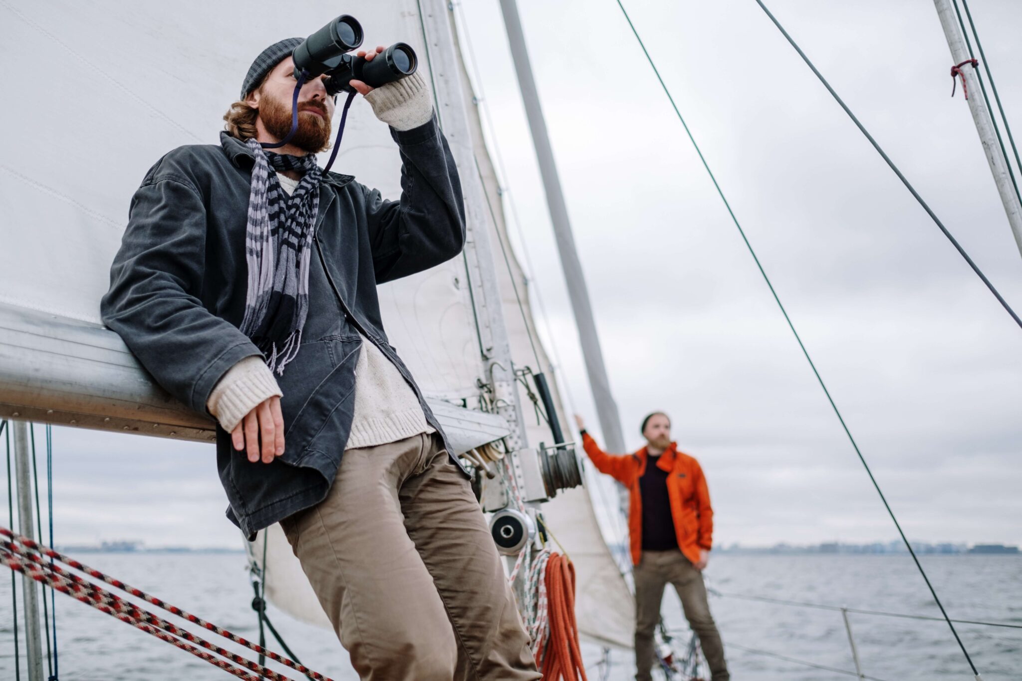 How Do Laser Rangefinder Binoculars Work?