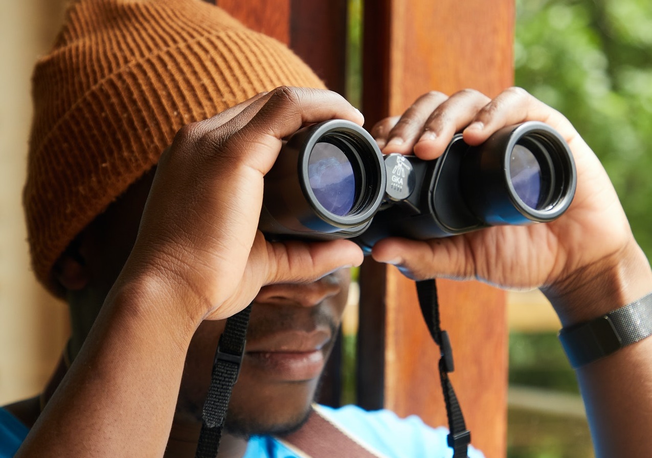 What Power Binoculars Are Best for Elk Hunting?